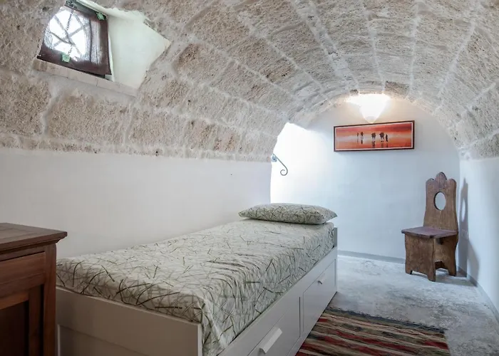 Corte Cairoli Tatil Evi