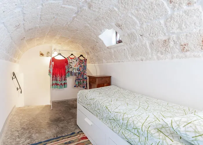 Corte Cairoli Tatil Evi *